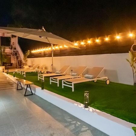 Anika Boutique Suites Coco Bagian luar foto