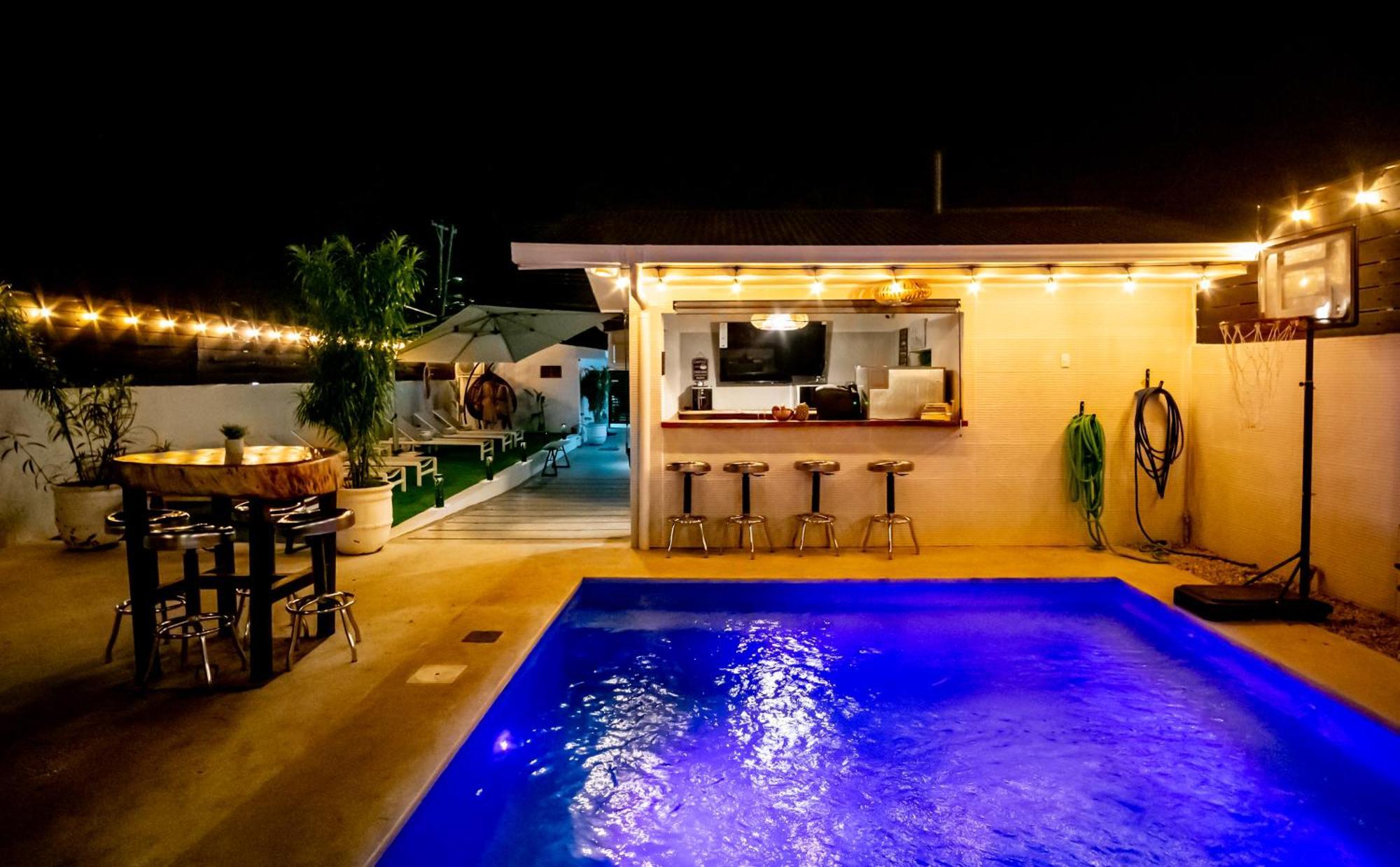 Anika Boutique Suites Coco Bagian luar foto